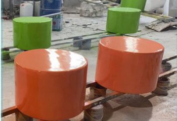 圓形坐凳雕塑，玻璃鋼光面坐凳雕塑制作
